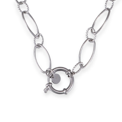 OVAL SILVER NECKLACE