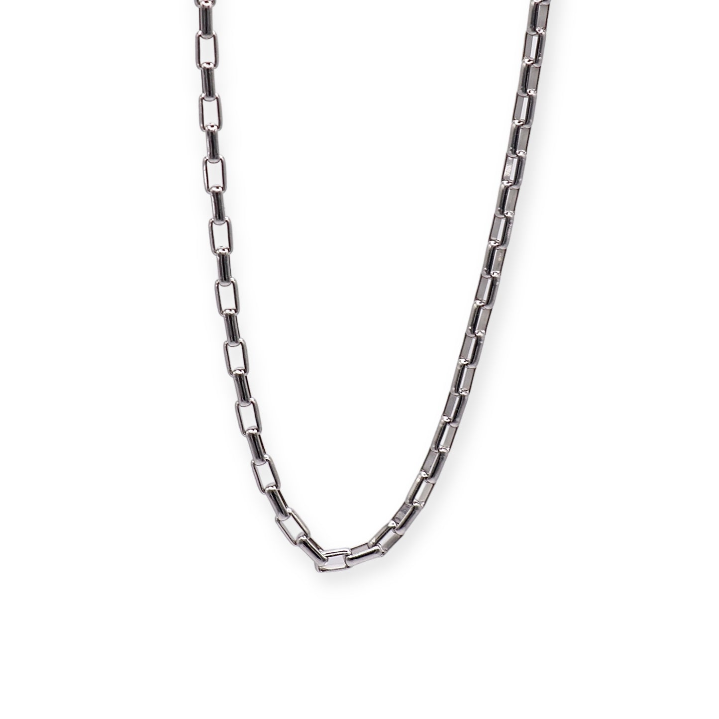 MINIMAL BASIC SILVER NECKLACE