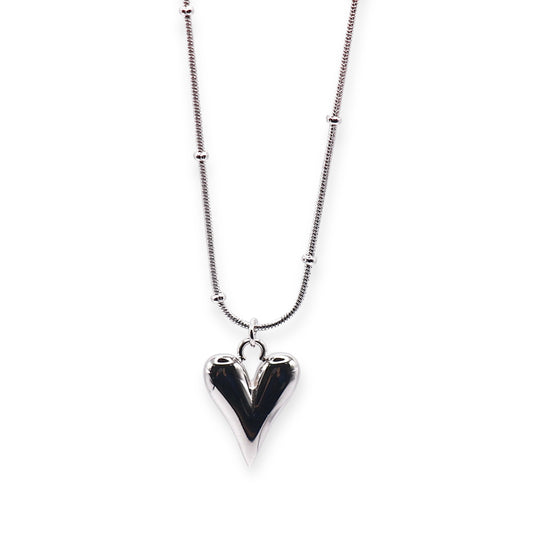 SILVER LOVE NECKLACE